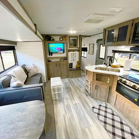 Rv Located On Private Property, Providing Access To The Guadalupe River, Accommodates Up To 5 Guests 뉴 브라운펠스 외부 사진